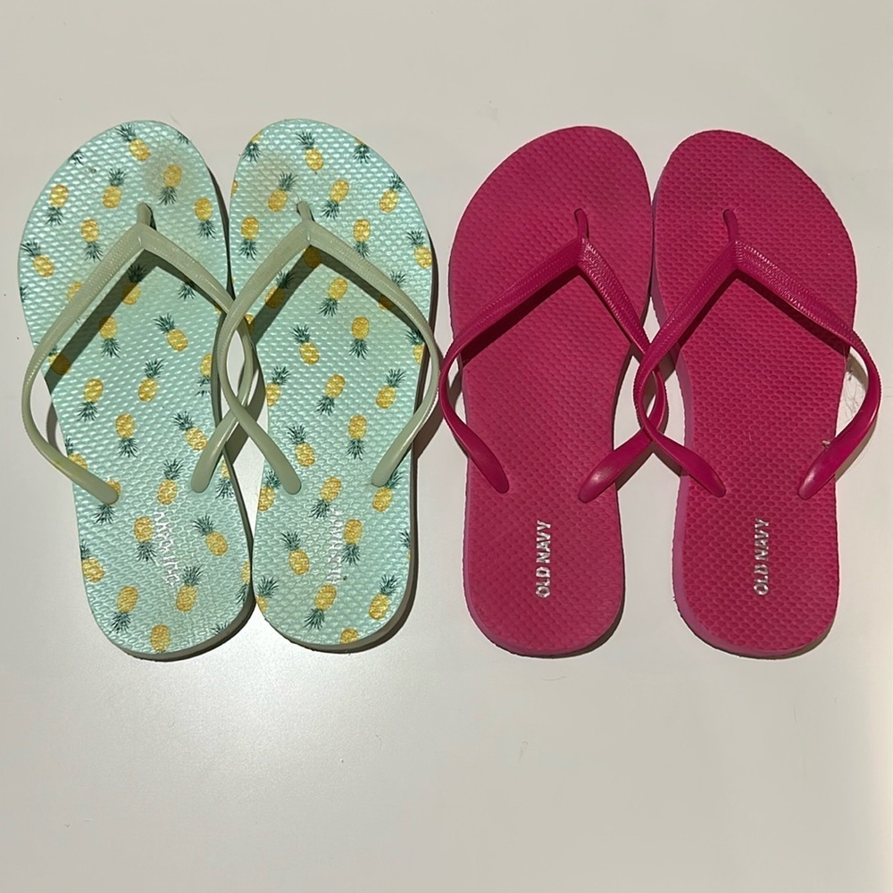 Women’s Old Navy Flip Flops, Size 8